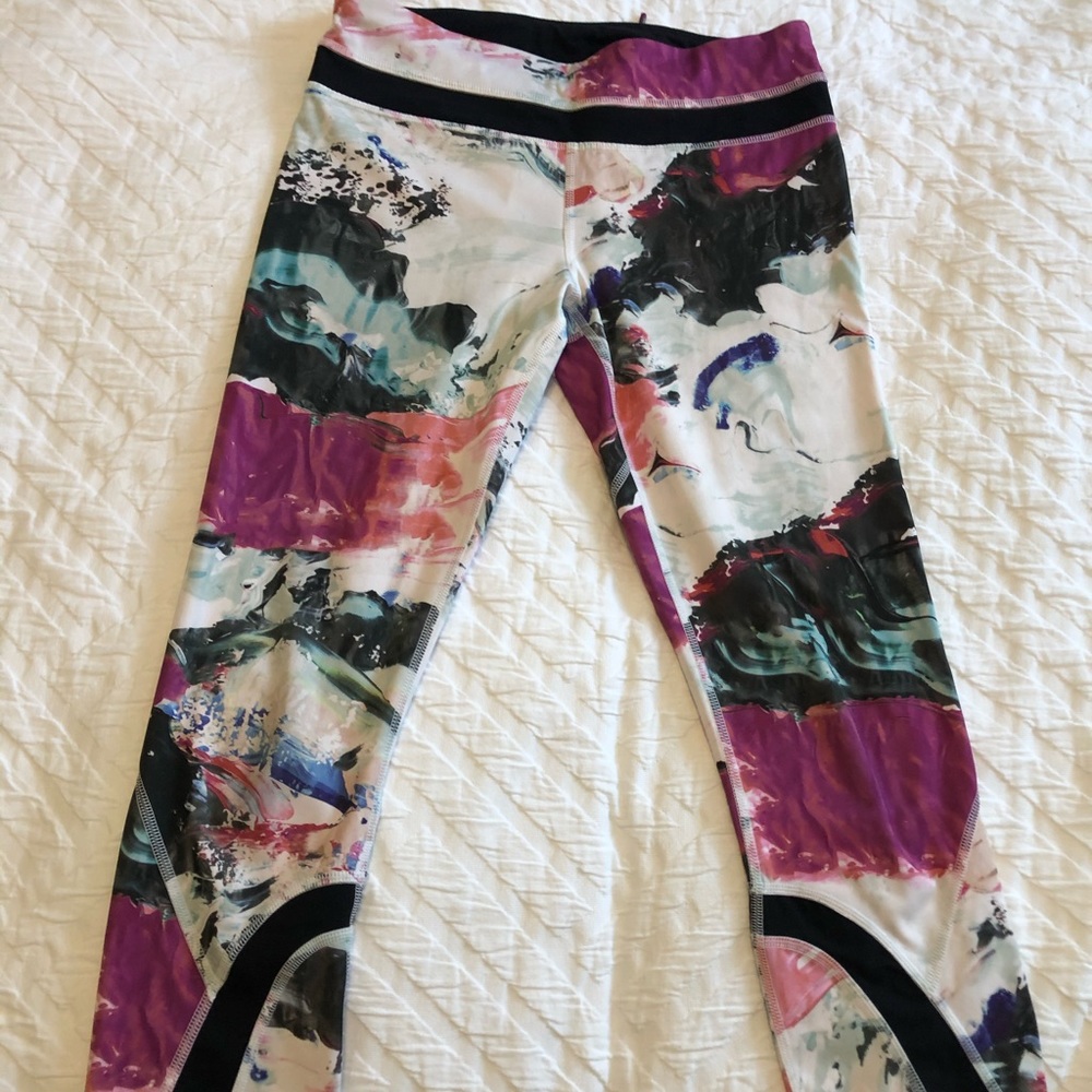 Lululemon run inspire pigment wave crops